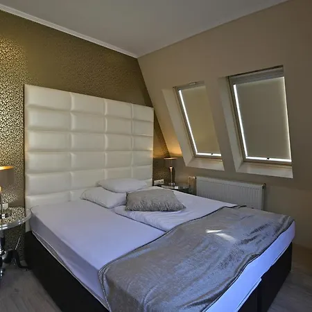 Hunyadi Bed & Breakfast 4*