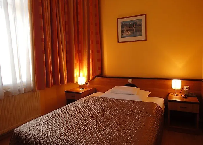 Hunyadi Bed & Breakfast 4*